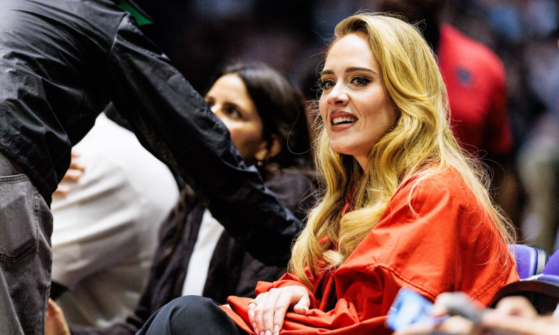 USA Basketball Showcase: USA - Süd Sudan; 20.07.2024 Adele (Sängerin) lachend Courtside USA Basketball Showcase: USA - S