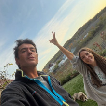 Radu Vâlcan vorbește despre rolul de tată și cum reușește să fie prezent în viața celor trei copii. „E foarte ușor să vorbești, dar când te confrunți cu situații reale, e puțin mai greu”