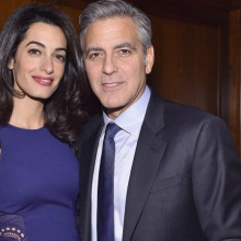 George Clooney renunță la filmele romantice. „Când am împlinit 60 de ani, am avut o discuţie cu soţia mea... Nu mai sărut fete”