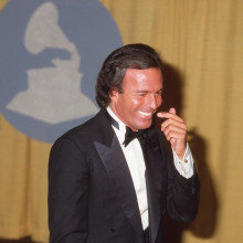 Julio Iglesias este acuzat de agresiune sexuală de două foste angajate
