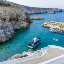 O insulă din Grecia plătește 500 de euro pe lună și oferă cazare gratuită celor care acceptă să se mute acolo