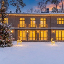 Steven Seagal scoate la vânzare conacul din Moscova. Proprietatea este evaluată la aproximativ 7,5 milioane de dolari