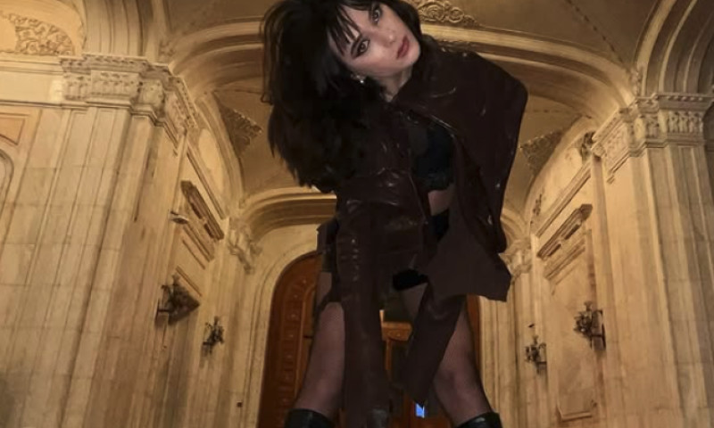 Cine este Alexandra Căpitănescu, artista din Galați care va reprezenta România la Eurovision 2026. A câștigat un concurs de talente și a studiat Fizică