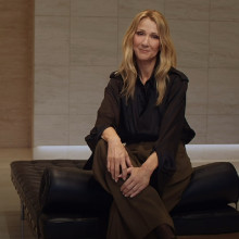 Céline Dion revine pe scenă cu 10 concerte la Paris. „Mă simt puternică și abia aștept să cânt din nou”