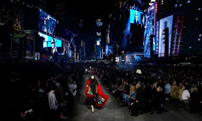 gucci-times-square-2