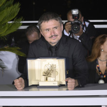 Cristian Mungiu a câștigat pentru a doua oară Palme d’Or la Cannes. Regizorul intră într-un club select al cinematografiei mondiale