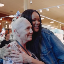 Rihanna i-a redat încrederea unei fane bolnave de cancer: „Ești senzațională exact așa cum ești”
