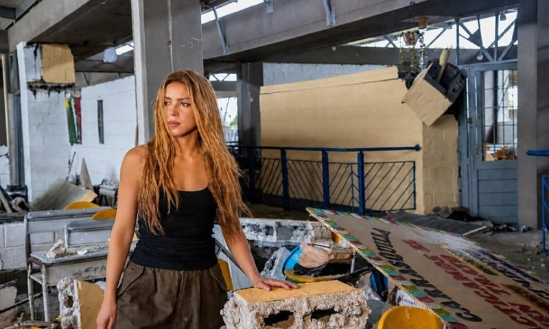Shakira va ajuta la reconstruirea a zece școli afectate de cutremurul din Columbia. Artista s-a deplasat în mijlocul dezastrului