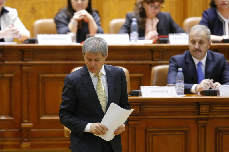 Dacian Ciolos_discurs Parlament_17.11_inquamphotos_foto 3
