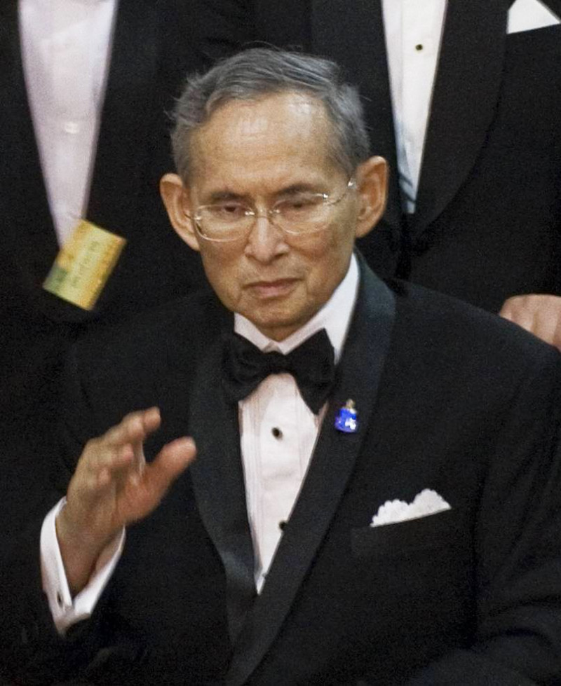 King_Bhumibol_Adulyadej_2010-9-29