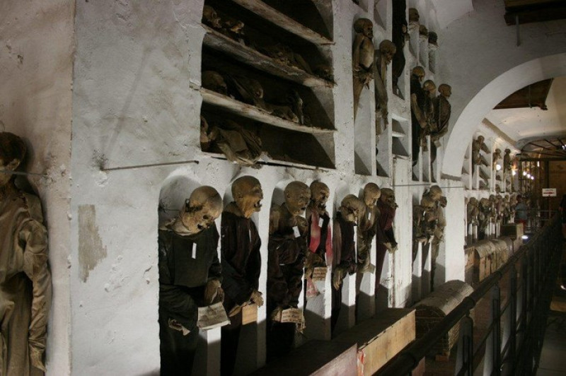 catacombele capucinilor din palermo - flickr