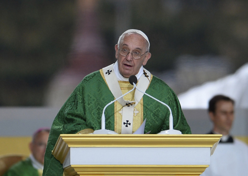 Pope Francis Celebrates Mass On Philadelphia's Benjamin Franklin Parkway