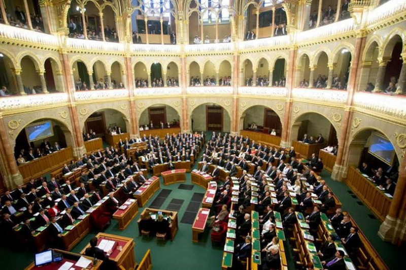 parlamentul de la budapesta - fb