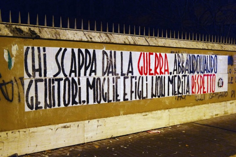 banner antirefugiati italia