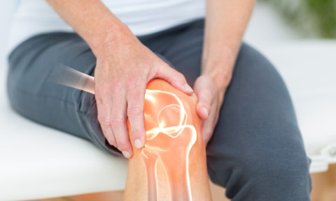 Semne ascunse că oasele tale ar putea fi mai fragile decât crezi, potrivit unui medic. Riscul e mai mare la femei