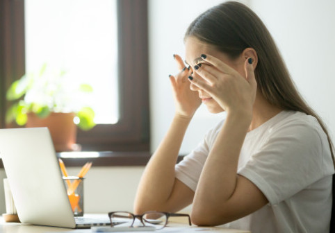 Patru lucruri pe care le poți face pentru a-ți proteja vederea odată cu înaintarea în vârstă, potrivit unui medic oftalmolog