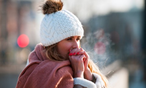 De ce femeile sunt mai friguroase decât bărbații. Iată explicația medicilor