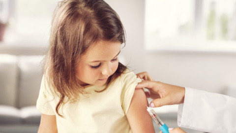 Cum se alege vaccinul antigripal pentru copii. Pentru ce categorii nu este recomandat vaccinul intranazal
