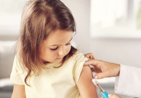 Cum se alege vaccinul antigripal pentru copii. Pentru ce categorii nu este recomandat vaccinul intranazal