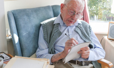 Cel mai bătrân om din lume are 111 ani și este britanic. Secretul vieţii sale îndelungate