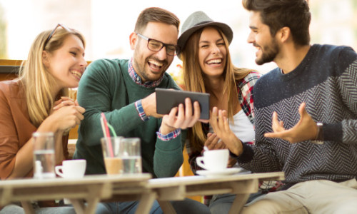 Ce fac zilnic oamenii fericiți și sănătoși. Șase obiceiuri simple, confirmate de un studiu Harvard desfășurat pe 85 de ani