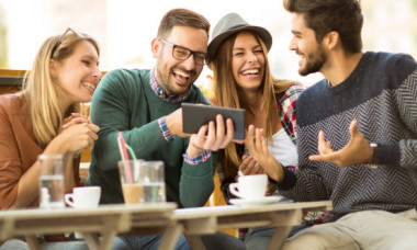 Ce fac zilnic oamenii fericiți și sănătoși. Șase obiceiuri simple, confirmate de un studiu Harvard desfășurat pe 85 de ani