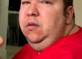 Un YouTuber cu peste 5 milioane de abonați a slăbit mai mult de 100 kg. Cum și-a păcălit urmăritorii în ultimii doi ani să creadă că e încă obez