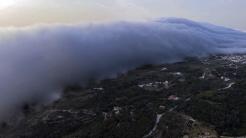 “Un „nor-rulou” rar, observat în largul Portugaliei. „A fost foarte ciudat. Am început să ne strângem lucrurile și să fugim. Arăta ca un tsunami”” is locked Un „nor-rulou” rar, observat în largul Portugaliei. „A fost foarte ciudat. Am început să ne strângem lucrurile și să fugim. Arăta ca un tsunami”