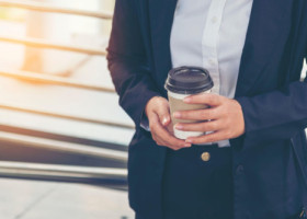 Veste bună pentru femeile care beau cafea. Cum influențează această băutură sănătatea fizică și psihică la vârste înaintate