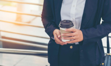 Veste bună pentru femeile care beau cafea. Cum influențează această băutură sănătatea fizică și psihică la vârste înaintate