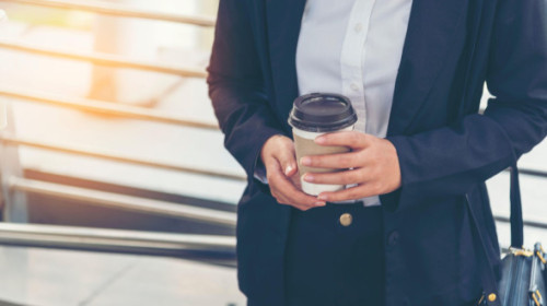 Veste bună pentru femeile care beau cafea. Cum influențează această băutură sănătatea fizică și psihică la vârste înaintate