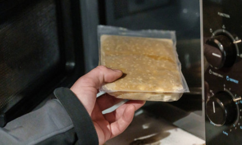 5 alimente și băuturi consumate zilnic, care îți pot afecta sănătatea pe termen lung. Aparent inofensive, dar cu impact negativ real