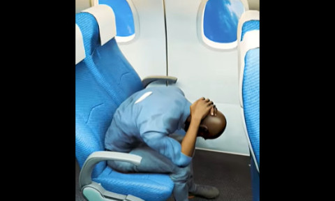 Clip viral cu o simulare care arată de ce poziția de siguranță poate face diferența dintre viață și moarte într-un accident aviatic
