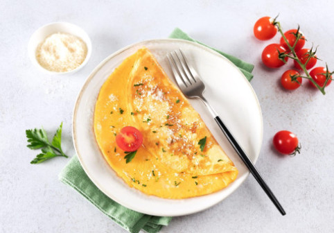 Secretul pentru o omletă perfectă, dezvăluit de un chef cu stea Michelin: „Trei ouă, nu patru și niciodată sare prea devreme!”