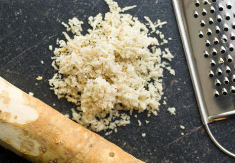 Beneficiile hreanului pentru sănătate. E unul dintre cele mai puternice antibiotice naturale. Contraindicații și cum să-l consumi