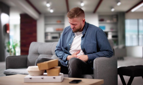 5 moduri prin care poți preveni arsurile stomacale cauzate de mesele îmbelșugate de sărbători