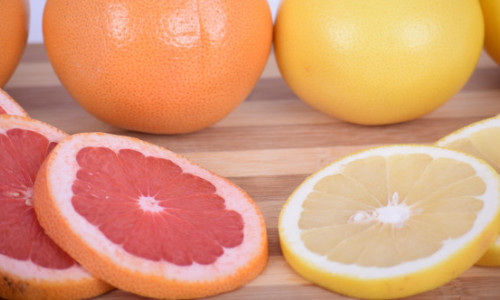 Adevărul despre grepfrut. Care sunt beneficiile fructului, de unde vine gustul amărui și cine ar trebui să-l evite