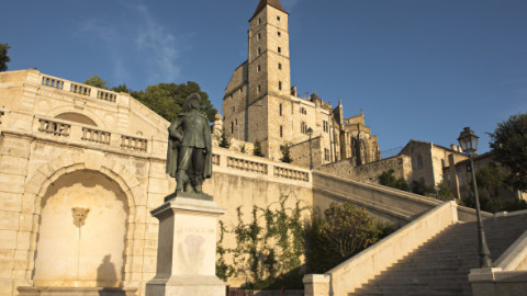 Descoperire misterioasă după 350 de ani. Scheletul lui D’Artagnan ar fi fost găsit sub altarul unei biserici din Maastricht