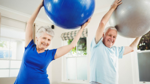 Teste simple pentru evaluarea forței musculare. Menţinerea ei la vârste înaintate ar putea avea o legătură importantă cu durata vieţii