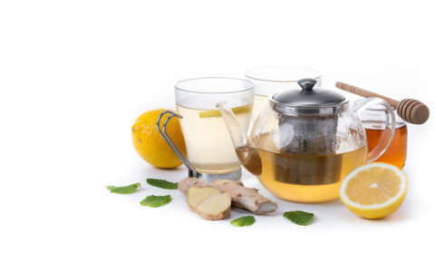 Ai mâncat prea mult? Patru băuturi care îți pot calma rapid stomacul