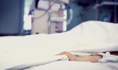O asistentă a dezvăluit care sunt ultimele cuvinte pe care le rostesc oamenii aflați pe patul de moarte: „Nu se întâmplă ca în filme!”