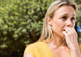 Adevăratul motiv pentru care ne roadem unghiile și avem alte “obiceiuri proaste”, potrivit psihologilor