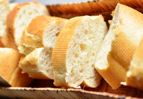 Ce se întâmplă în organismul tău dacă mănânci pâine albă în fiecare zi. Ce spun nutriționiștii despre acest obicei alimentar