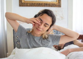 5 obiceiuri de dimineață la care un neurolog a renunțat. Cum îți sabotezi creierul fără să-ți dai seama