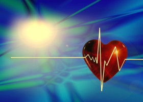 4 lucruri pe care cardiologii spun să le faci după ora 17:00 ca să îți protejezi inima. Rutina de seară contează mai mult decât crezi