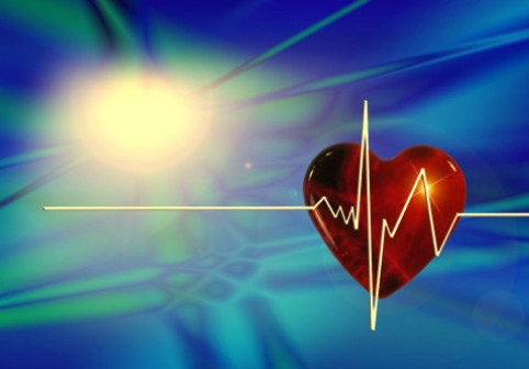 4 lucruri pe care cardiologii spun să le faci după ora 17:00 ca să îți protejezi inima. Rutina de seară contează mai mult decât crezi