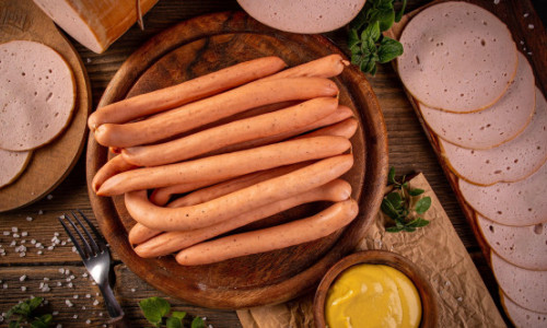 Ce alimente ultraprocesate cresc riscul de cancer colorectal. Cele mai noi concluzii ale oamenilor de știință