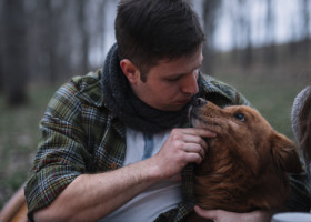 Motivul pentru care o femeie vrea să scape de câinele soțului ei: „E nedrept atât pentru tine, cât și pentru câine”
