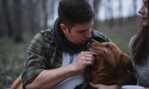 Motivul pentru care o femeie vrea să scape de câinele soțului ei: „E nedrept atât pentru tine, cât și pentru câine”