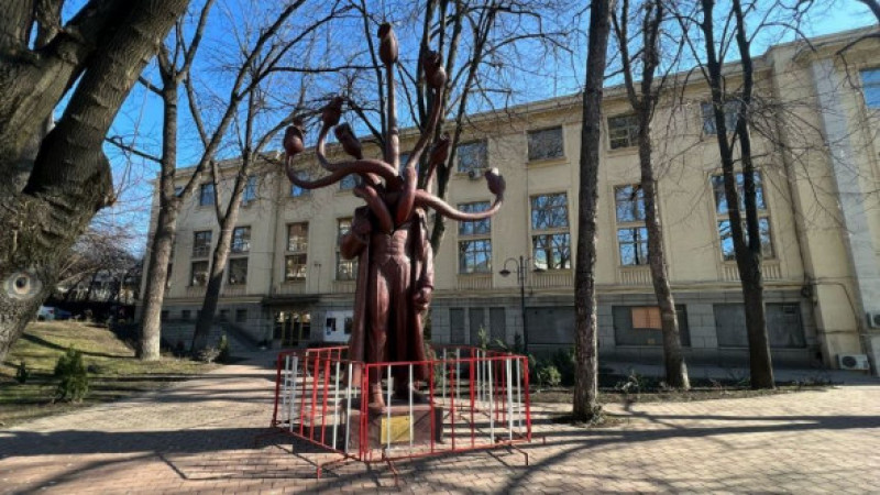 Sculptura lui Costin Ioniţă din Iași/ Foto: News.ro